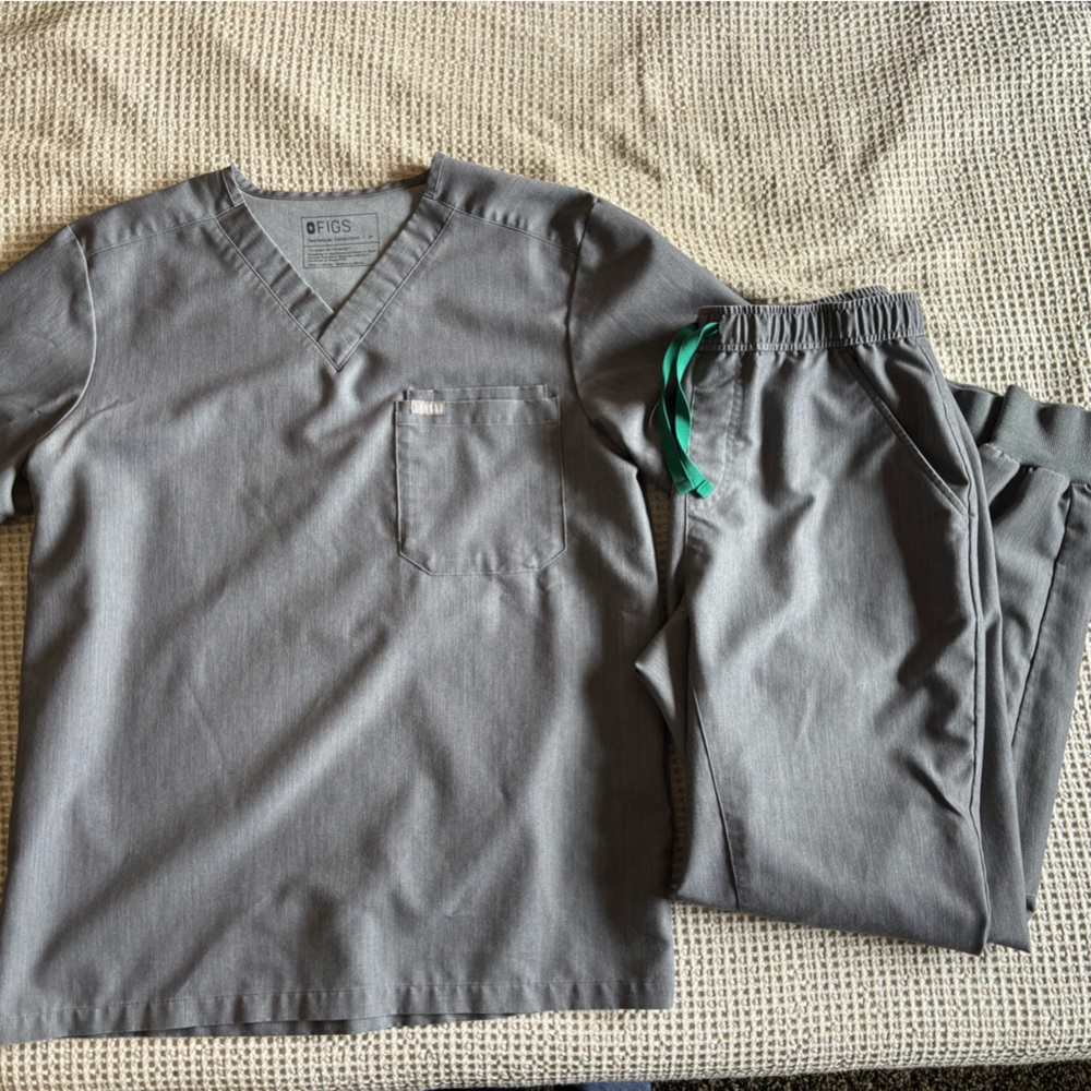 Figs Gray Scrub Set for Men